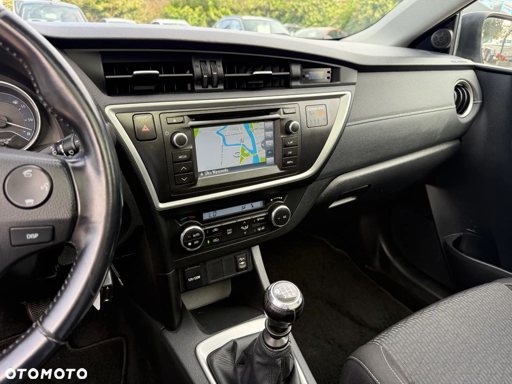 Toyota Auris - 22