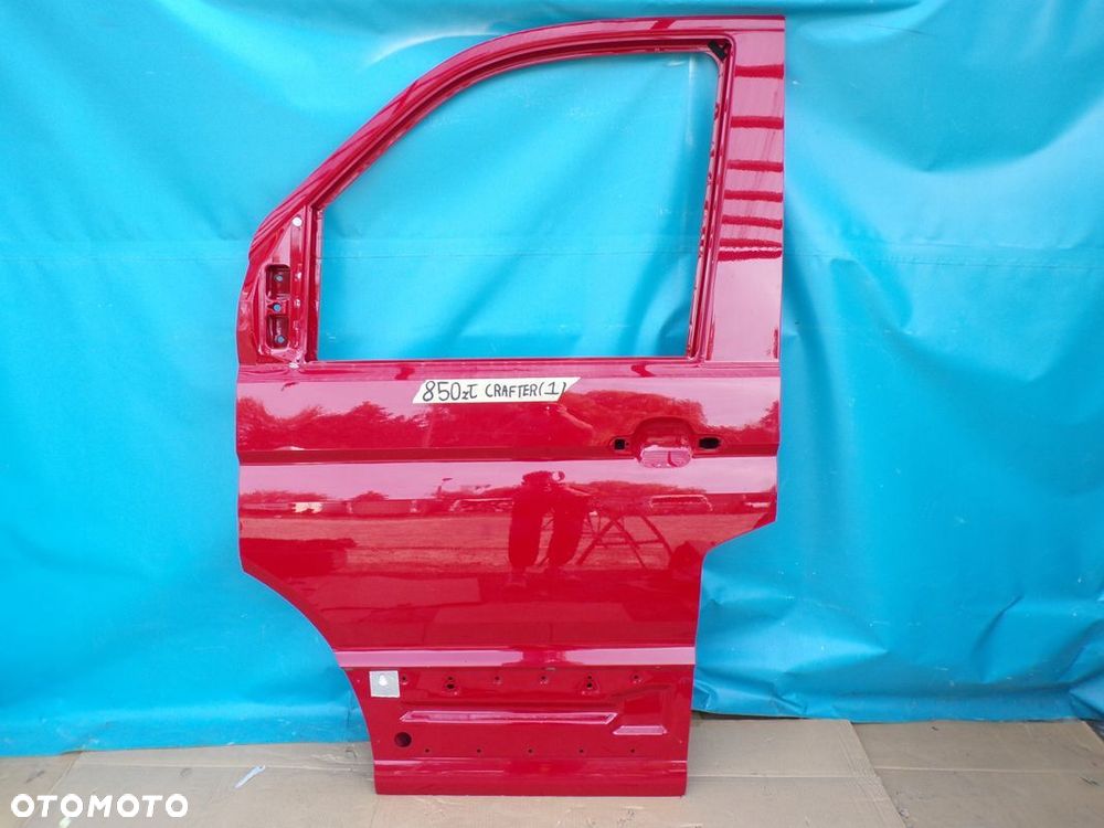 VW CRAFTER 2017- drzwi przednie LEWE CZERWONE - 1