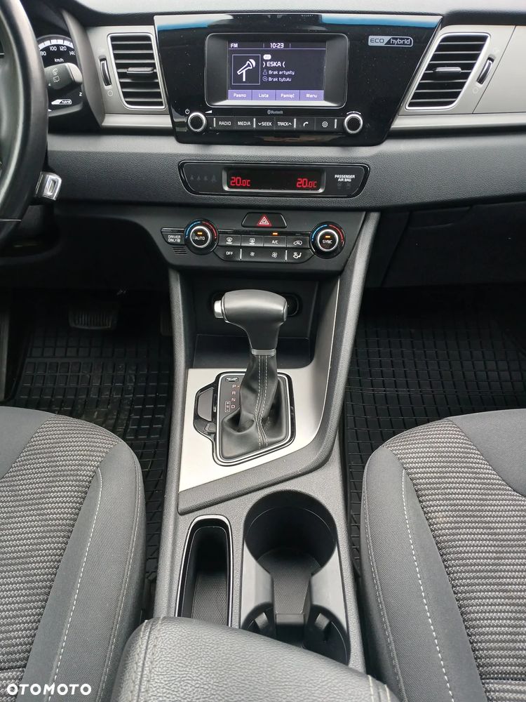 Kia Niro 1.6 GDI Hybrid M - 23