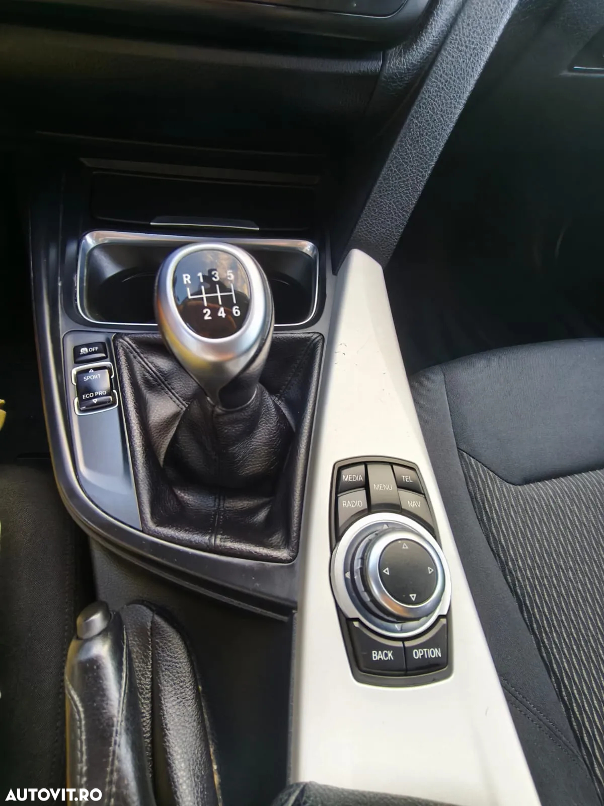 BMW Seria 3 318d Touring - 12