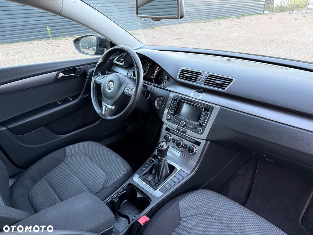 Volkswagen Passat - 23