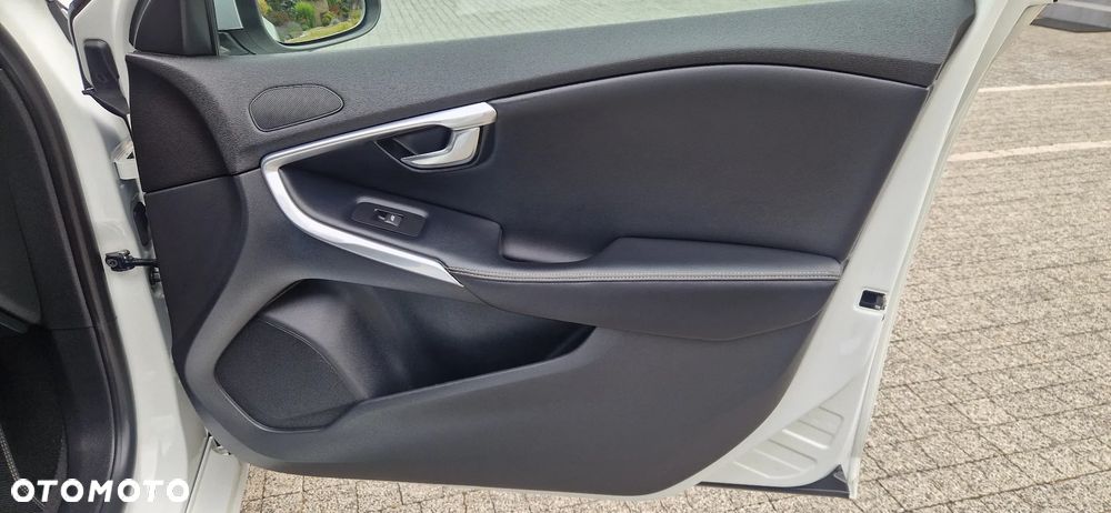 Volvo V40 - 18