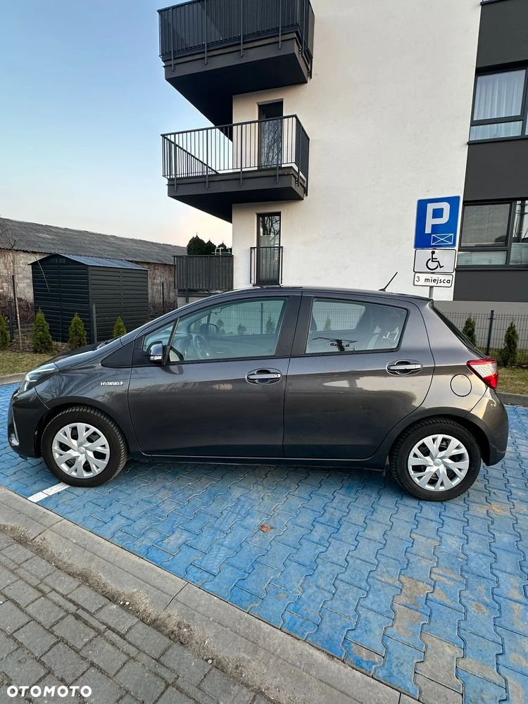 Toyota Yaris Hybrid 100 Premium - 18