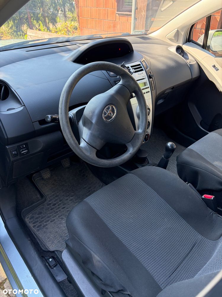 Toyota Yaris - 5