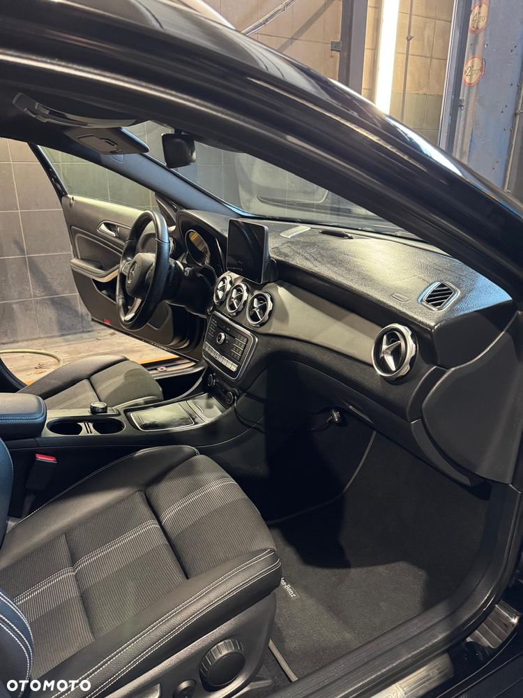 Mercedes-Benz GLA 220 4-Matic - 12