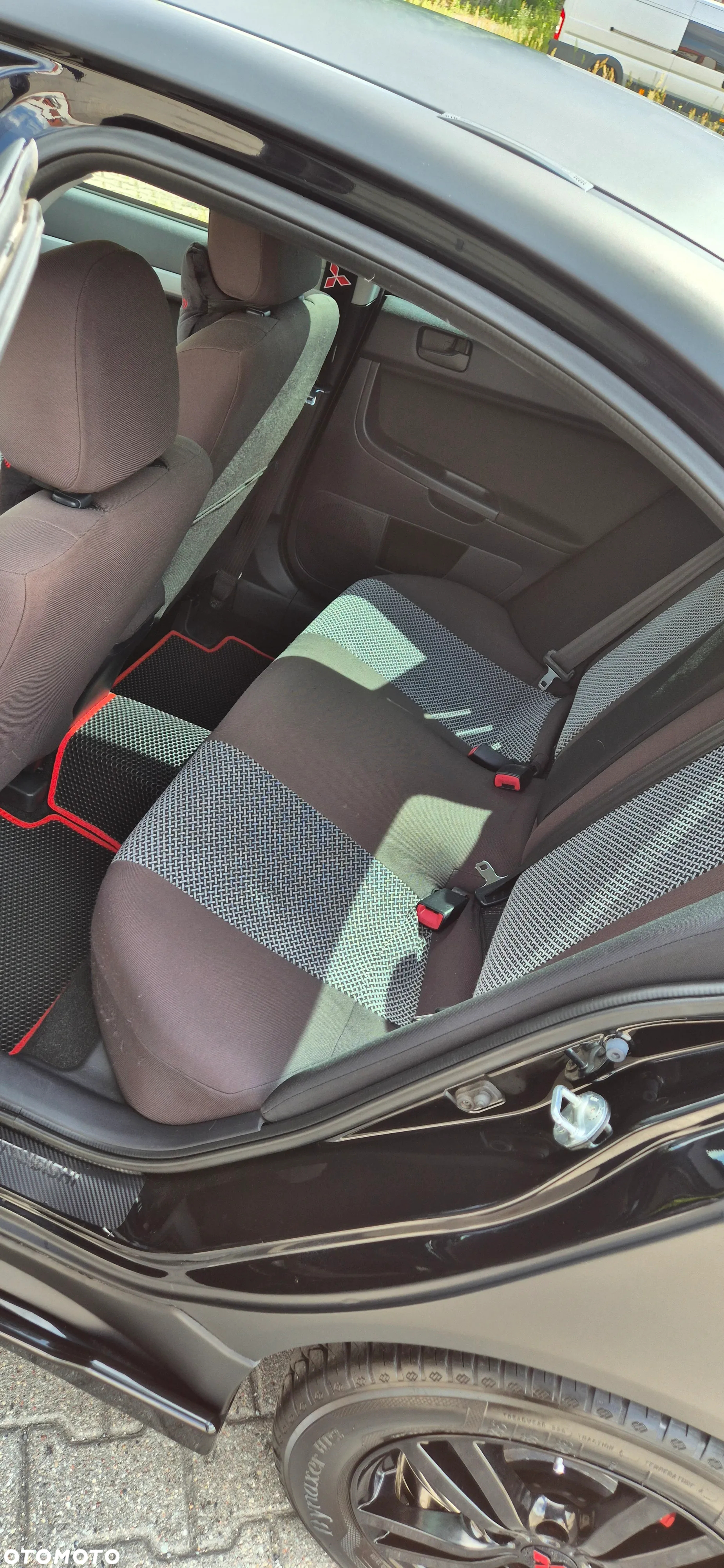 Mitsubishi Lancer - 13