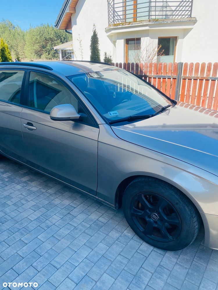 Audi A4 Avant 2.0 TDI DPF Ambiente - 8