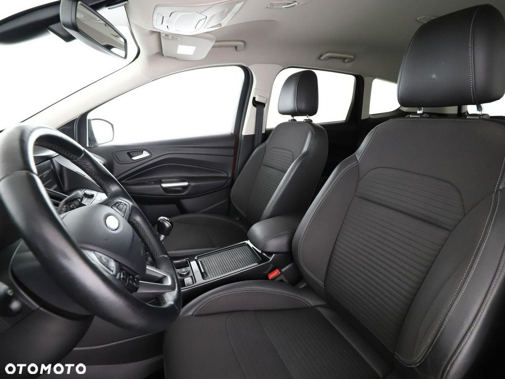 Ford Kuga 1.5 EcoBoost 2x4 Titanium - 14