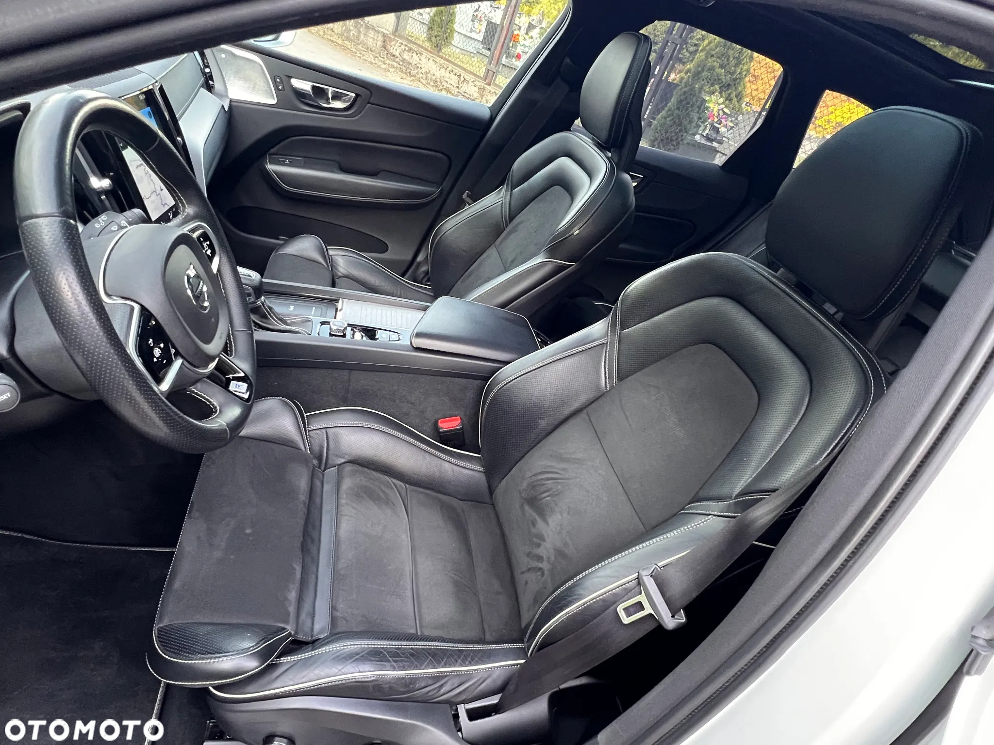 Volvo XC 60 D5 AWD R-Design - 26