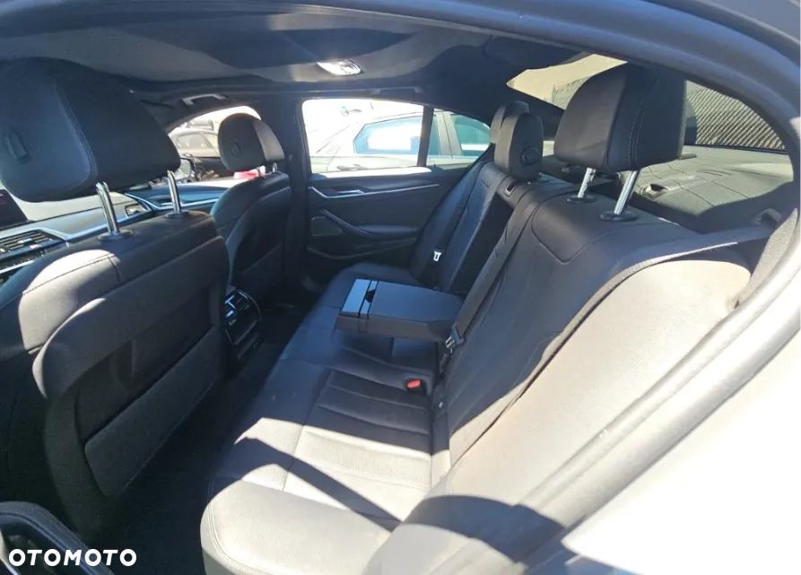BMW Seria 5 540i xDrive M Sport Edition - 12