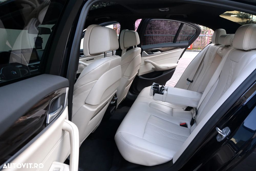 BMW Seria 5 530d Aut. - 13