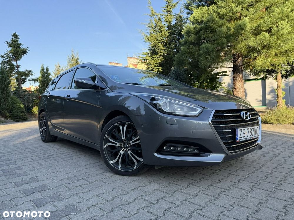 Hyundai i40 Kombi blue 1.7 CRDi DCT Premium