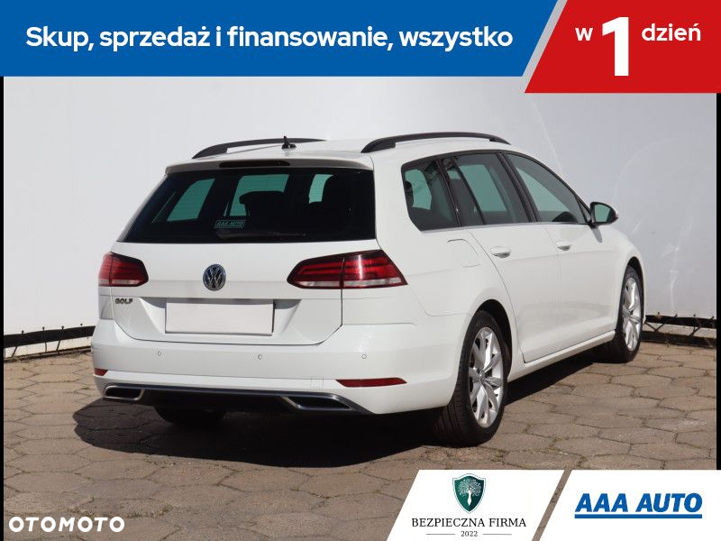 Volkswagen Golf - 6