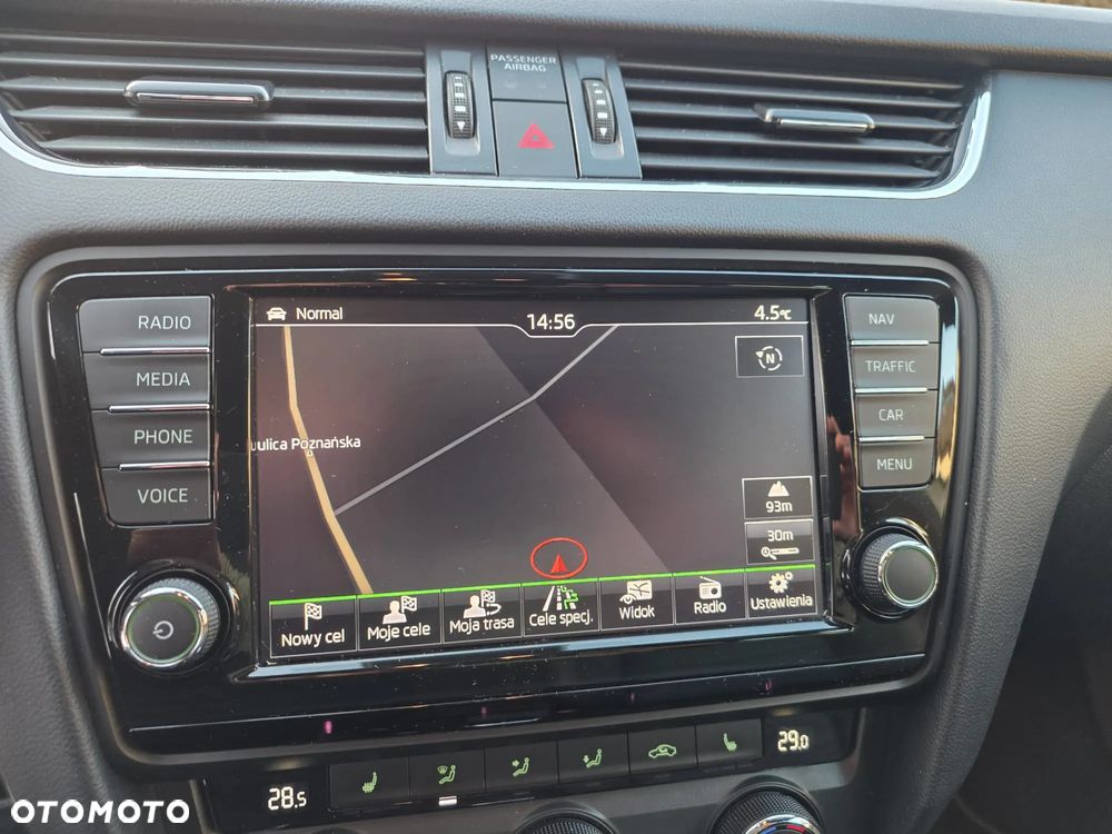 Skoda Octavia 2.0 TDI DSG RS - 20