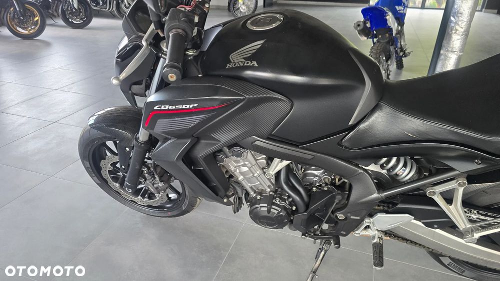 Honda CB - 8