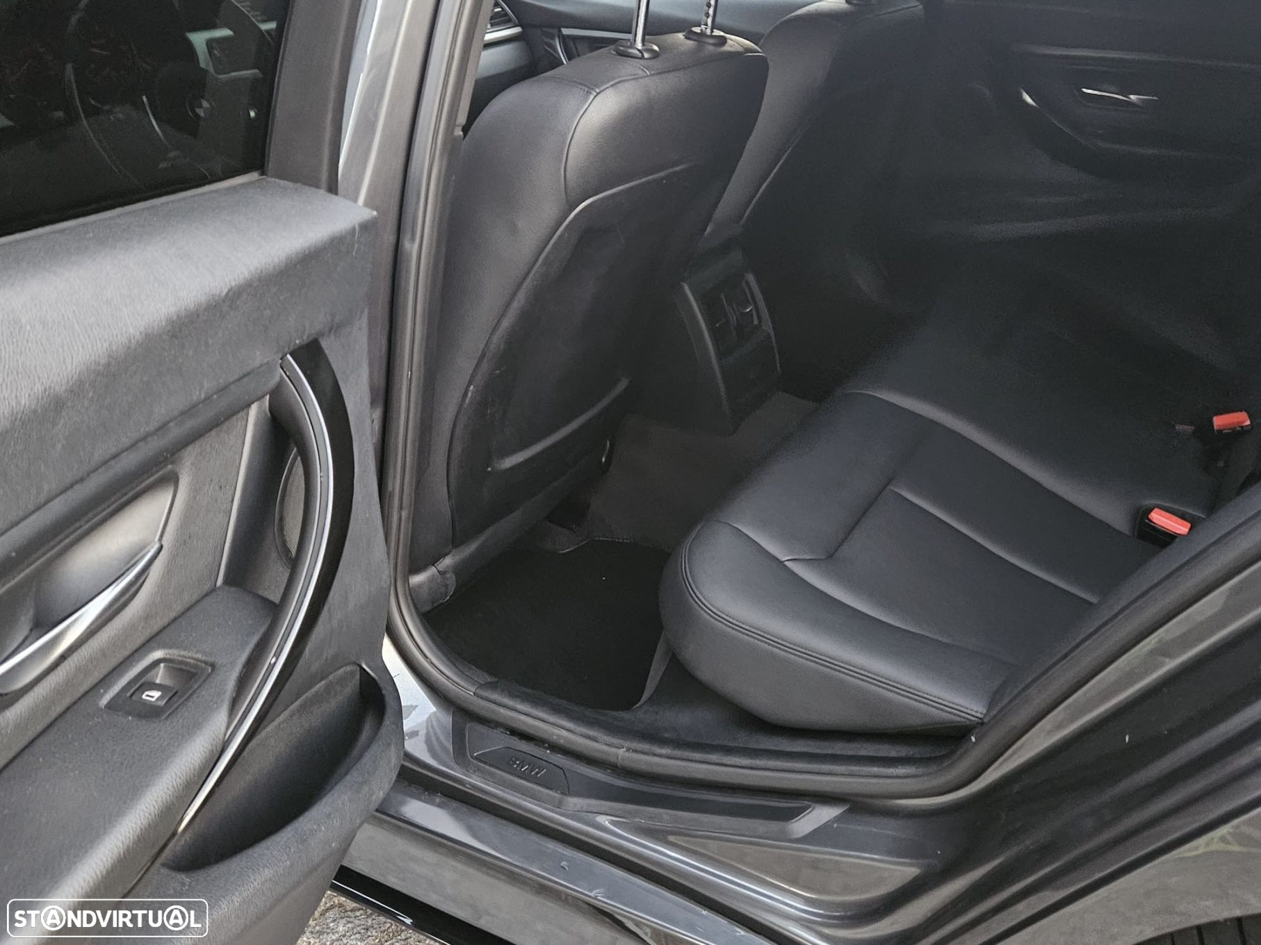 BMW 320 d Touring xDrive - 26