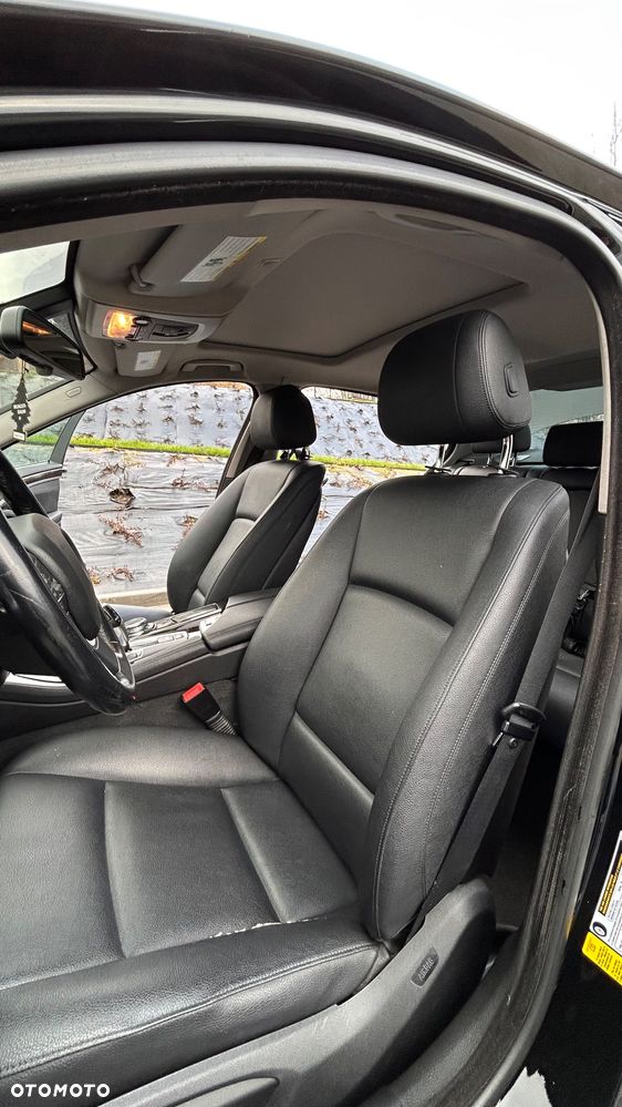 BMW Seria 5 528i Luxury Line - 17