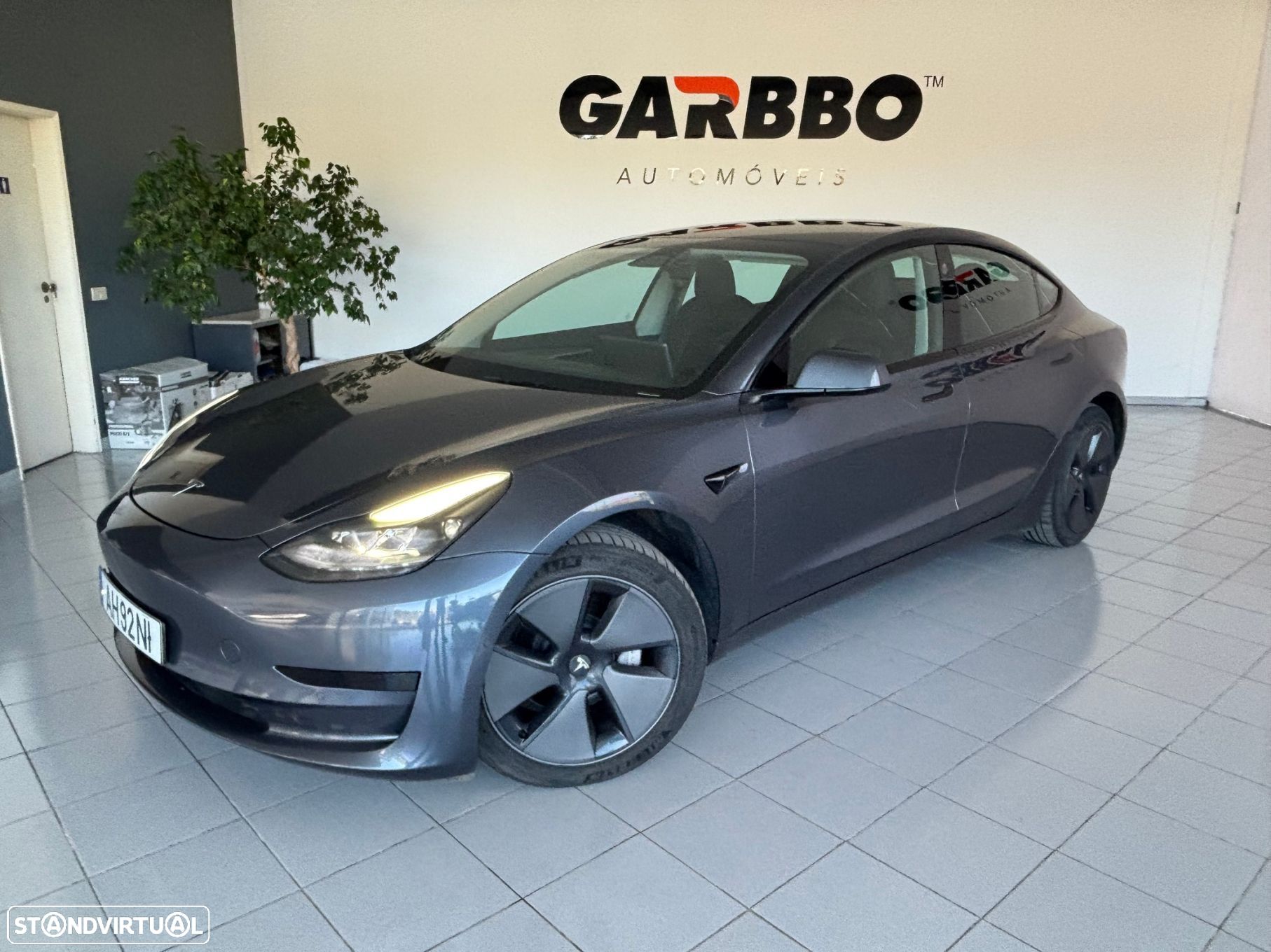 Tesla Model 3 Standard Range Plus RWD - 1