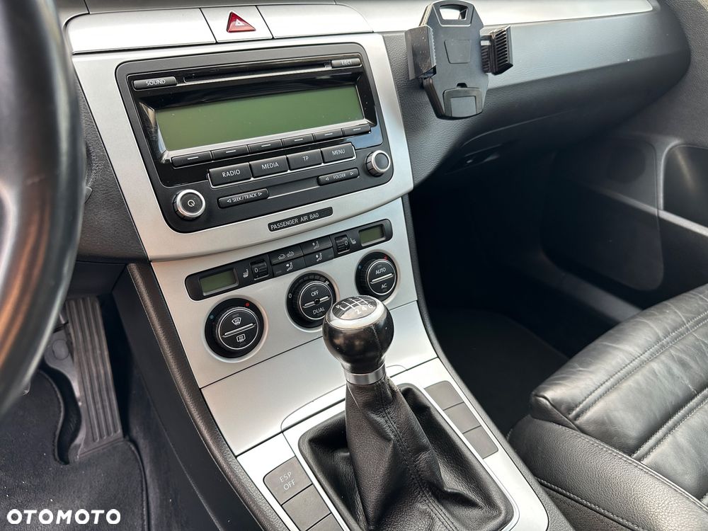 Volkswagen Passat 2.0 TDI DPF Comfortline - 20