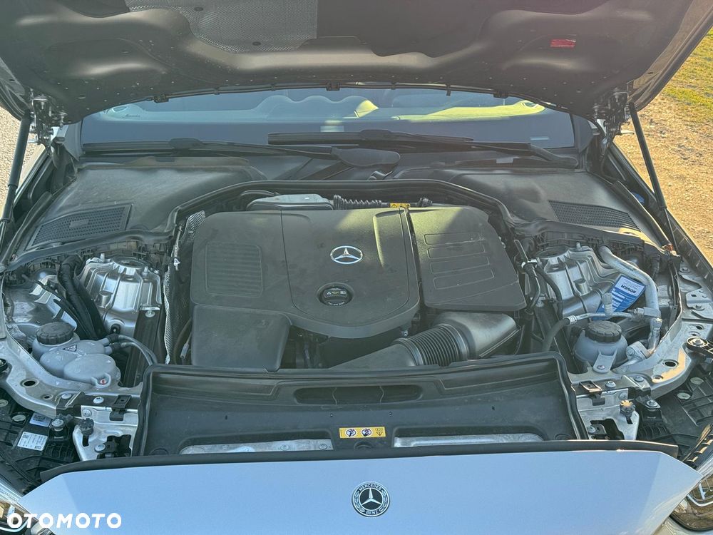 Mercedes-Benz Klasa C 200 4Matic 9G-TRONIC AMG Line Advanced - 28