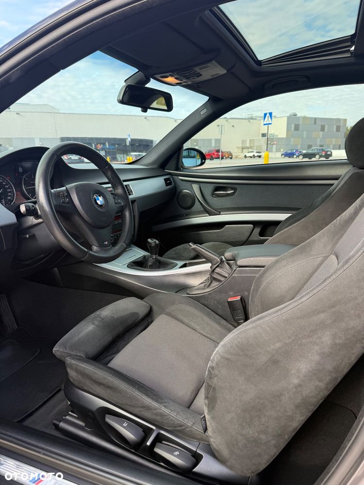 BMW Seria 3 320d - 32