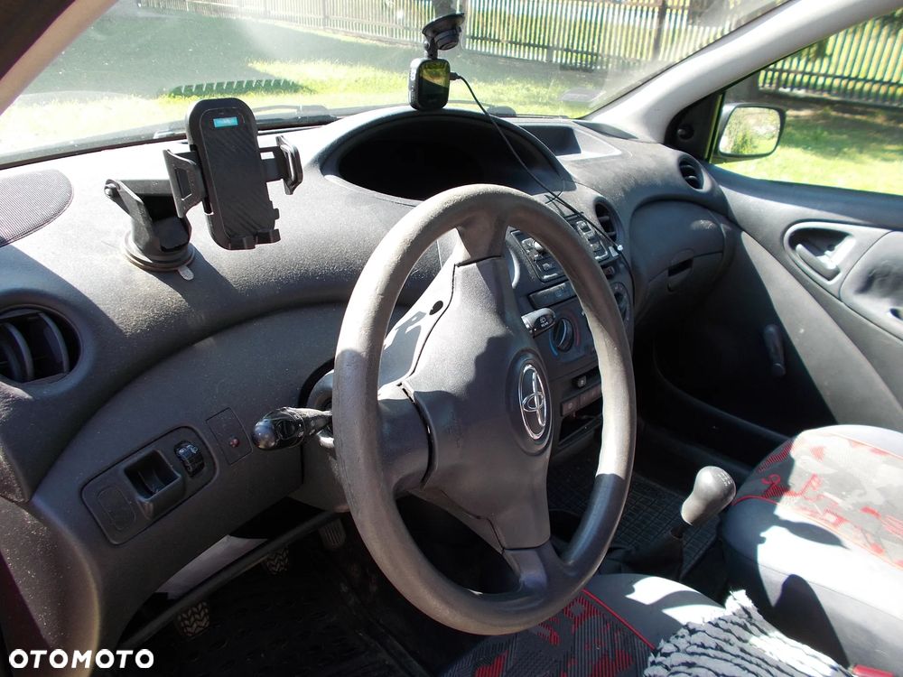 Toyota Yaris 1.0 Base - 9