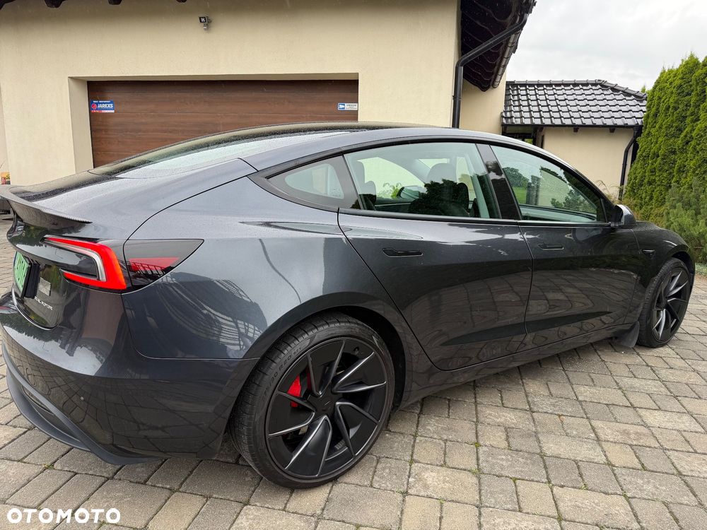 Tesla Model 3 AWD - 17