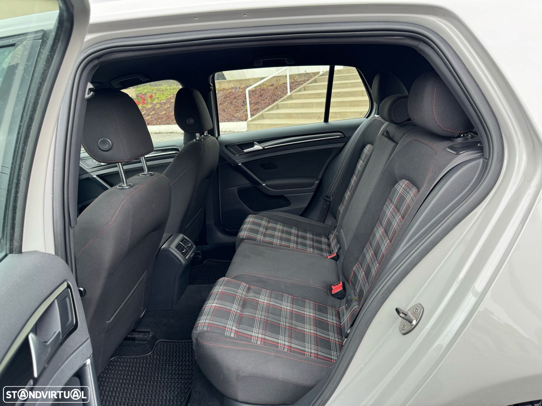 VW Golf 2.0 TSi GTi DSG - 10