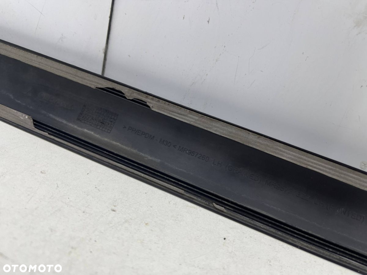 Listwa Mitsubishi Colt 6 VI Z30 5Drzwi 04-12r. LEWA przednia nakładka drzwi lewy przód mr957273 - 9