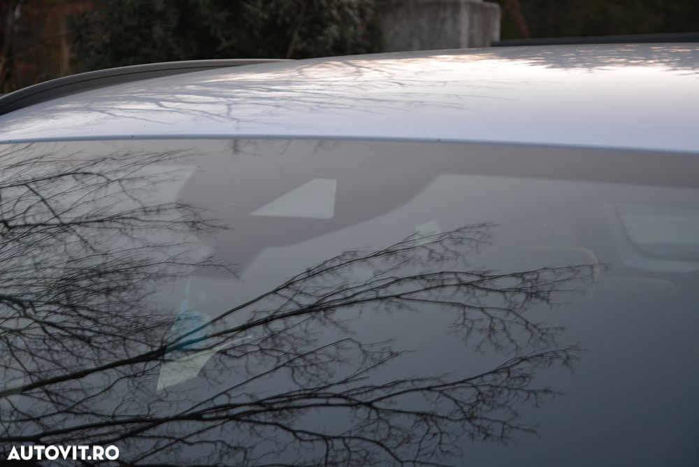 Ford Kuga 2.5 Duratec FHEV ST-LINE - 28