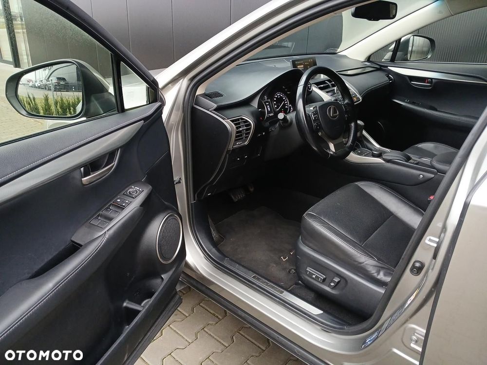 Lexus NX 300h Comfort AWD - 9