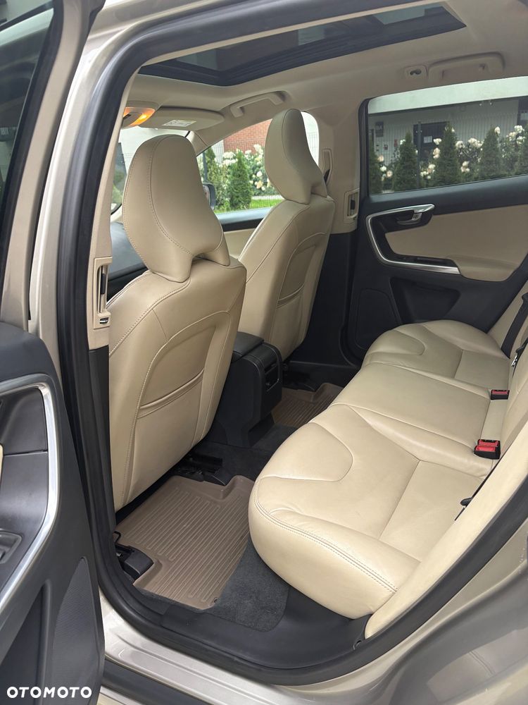 Volvo XC 60 D3 Drive-E Momentum - 12