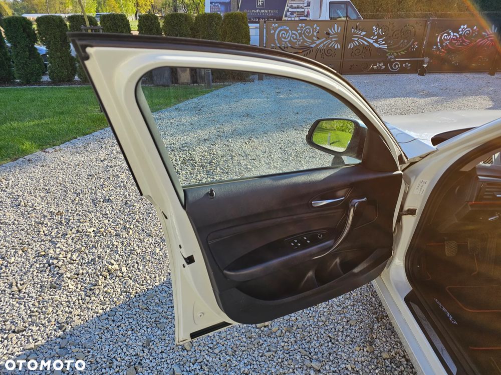 BMW Seria 1 114i Sport Line - 16