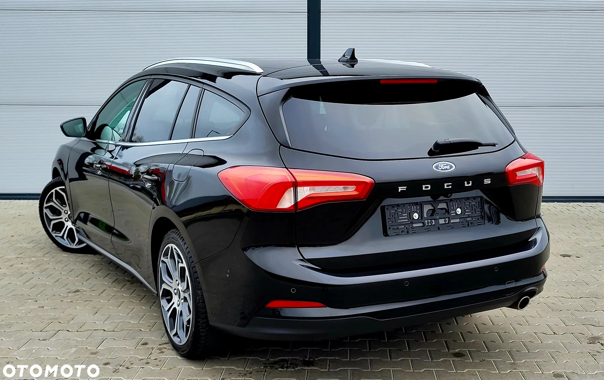 Ford Focus 1.0 EcoBoost Titanium Business - 17