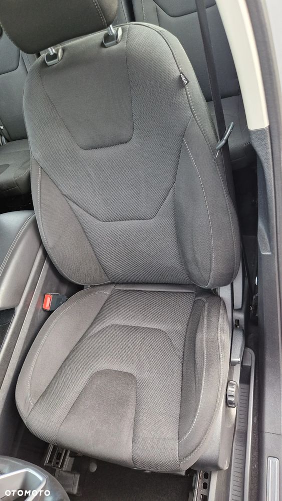 Ford S-Max - 17
