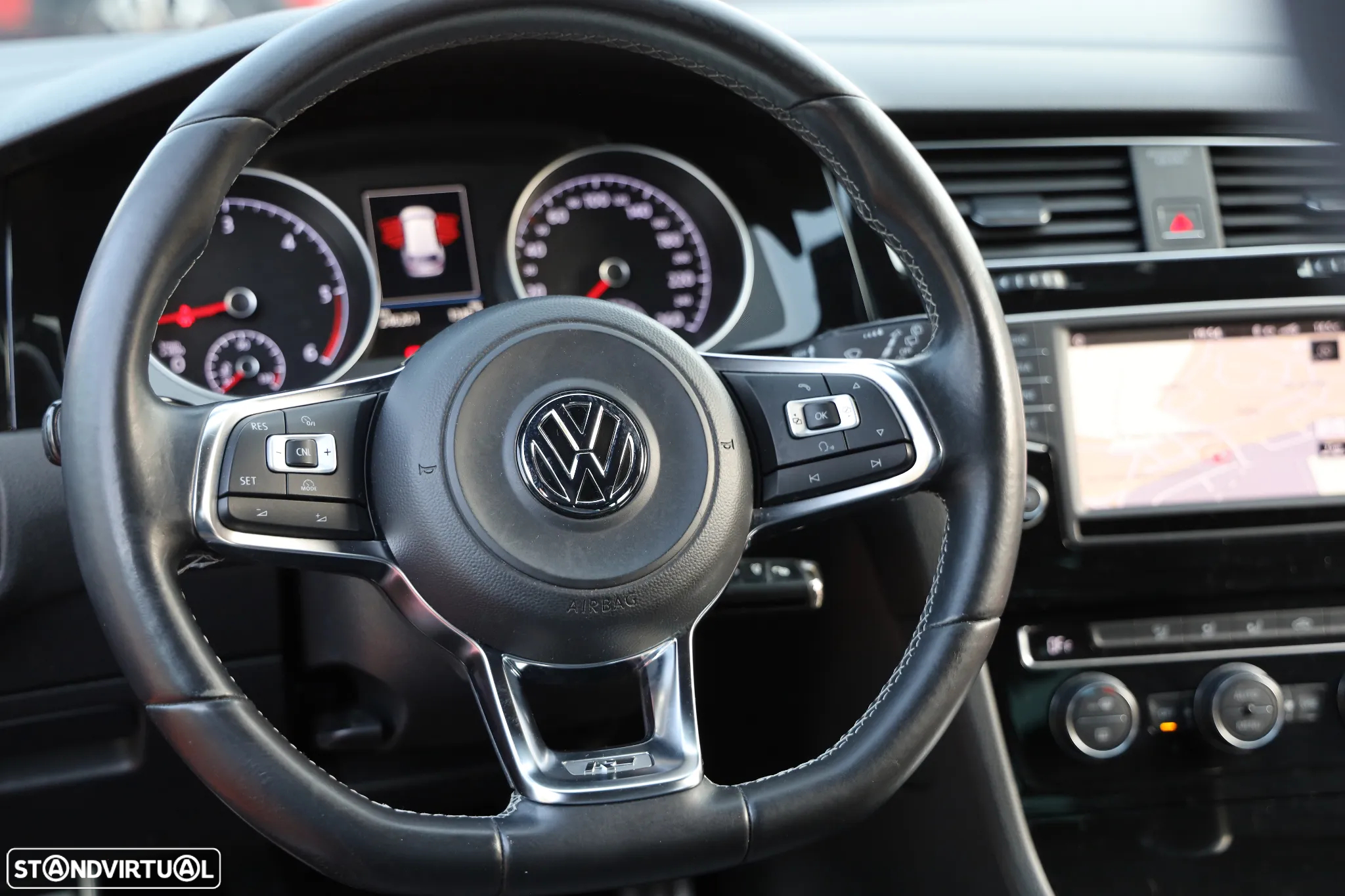 VW Golf Variant 1.6 TDi R-Line - 19