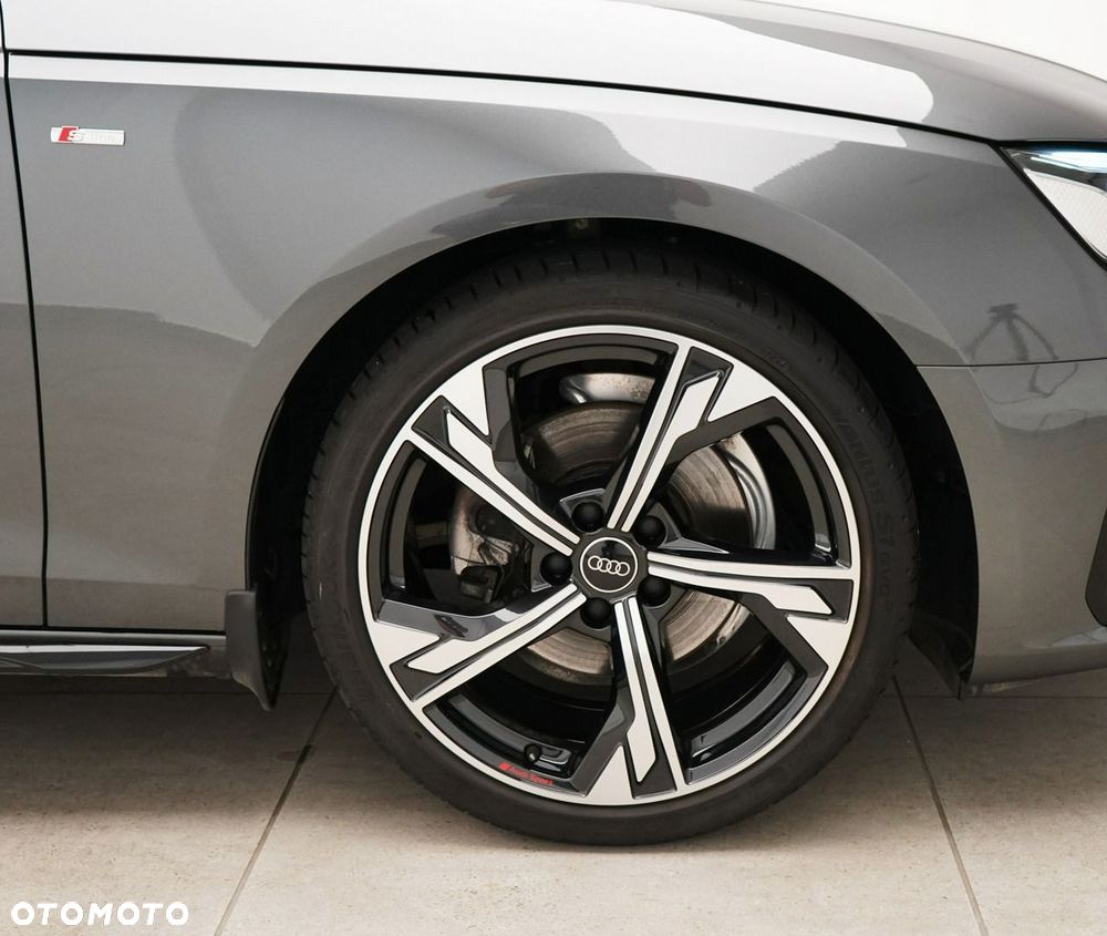 Audi A4 Limousine - 10
