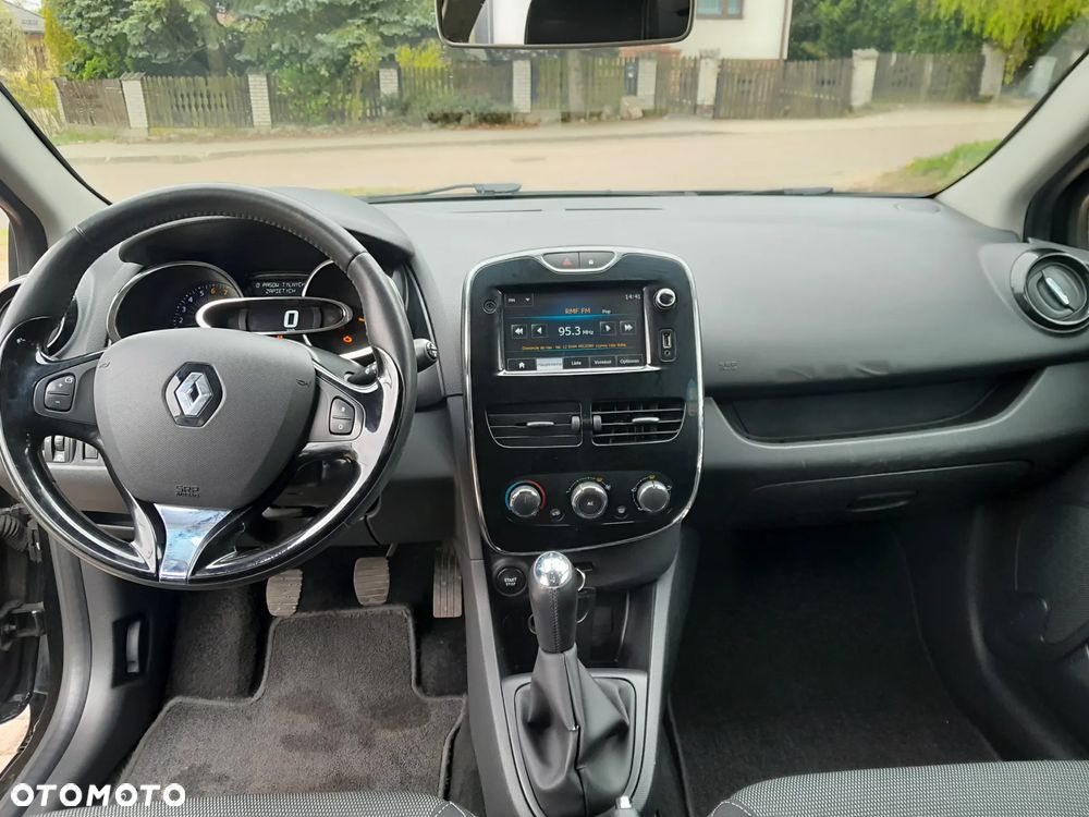 Renault Clio 1.2 16V 75 LIMITED - 21