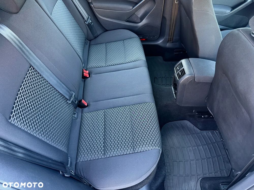 Volkswagen Golf - 16