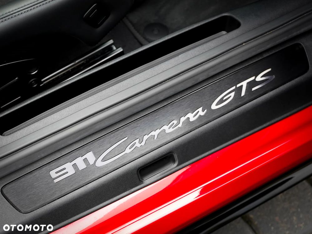 Porsche 911 Carrera GTS - 25