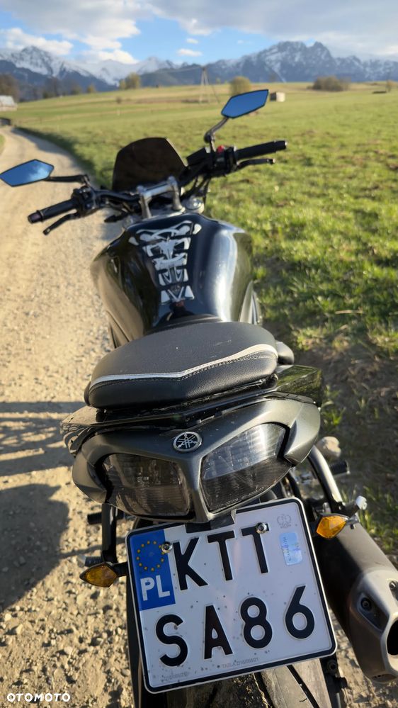 Yamaha FZ - 12