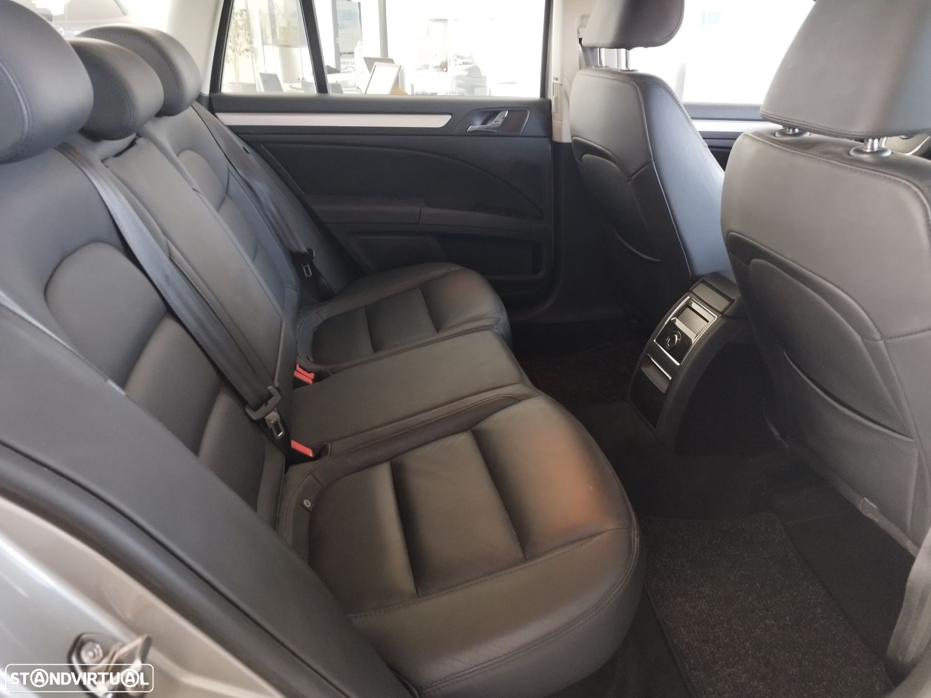 Skoda Superb Break 1.6 TDI Ambition - 11