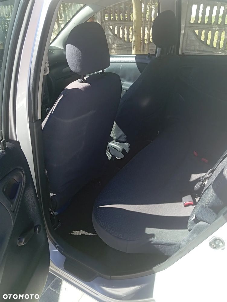 Toyota Yaris 1.0 Luna - 12