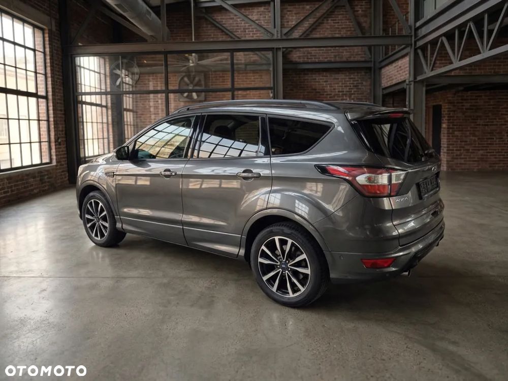 Ford Kuga 1.5 EcoBoost 2x4 ST-Line - 6
