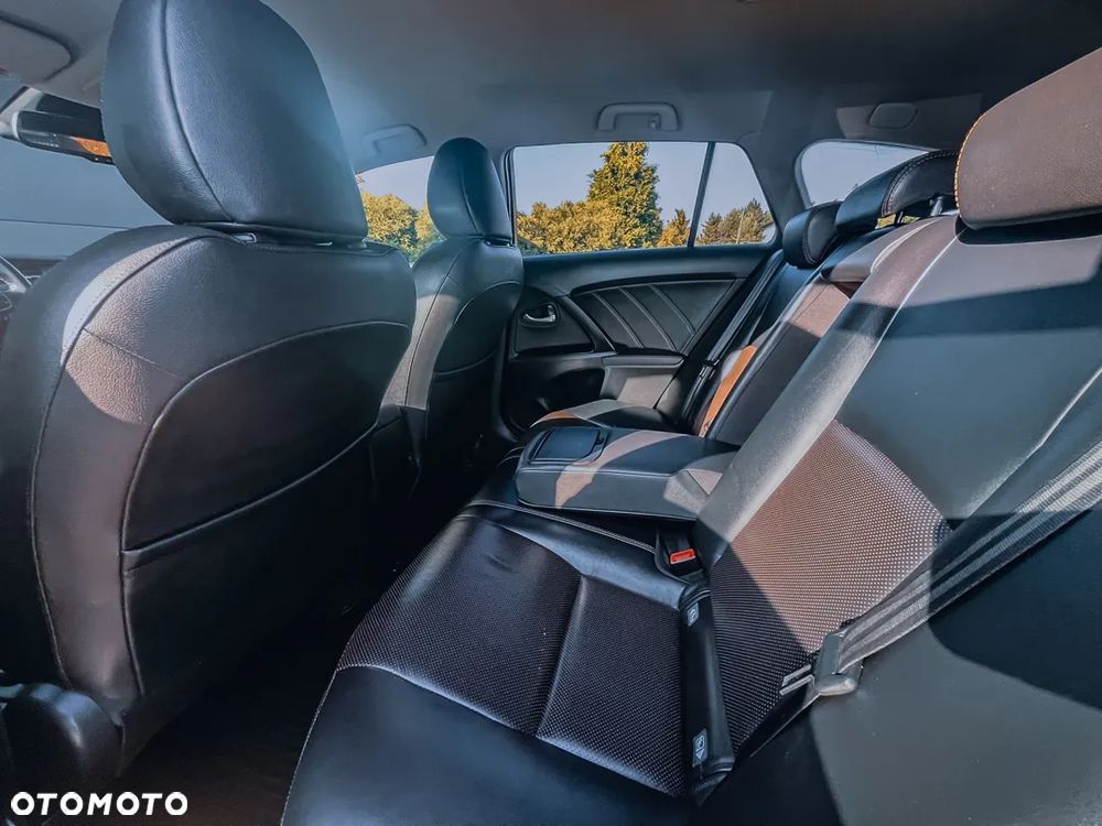 Toyota Avensis 1.6 D-4D Prestige - 28