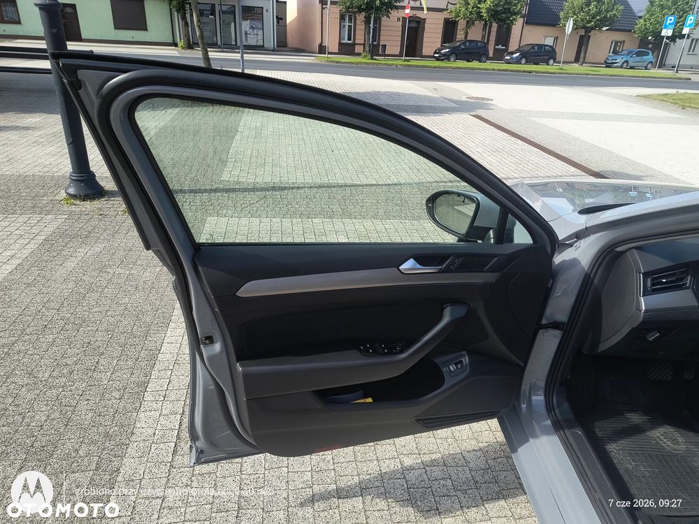 Volkswagen Passat 2.0 TDI EVO Elegance DSG - 20
