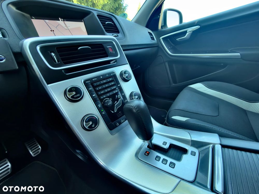 Volvo V60 T5 Geartronic Powershift RDesign - 29