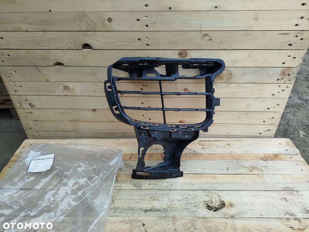 Porsche Cayenne II 7P5 kratka zderzaka przód przednia prawa lift - 1