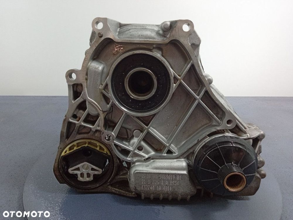 BMW 7 G11 G12 G30 3.0d REDUKTOR SKRZYNI 9469019 - 2