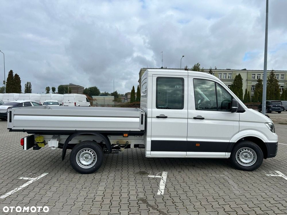 Volkswagen Crafter VOLKSWAGEN Crafter 35 Skrzyniowy z podwójną kabiną silnik: 2,0 l EU6 SCR 177 KM / skrzynia biegów: 4MOTION automatyczna 8-biegowa rozstaw osi: 3640 mm - 4